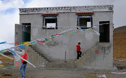 Toilette in Tibet auf 5.248 Metern Höhe