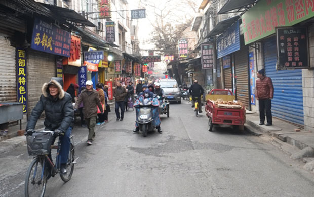 Non-touristy Muslim alley