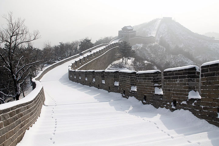 great wall with snow