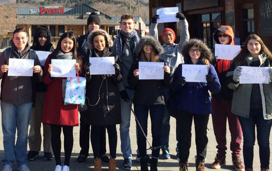 Participer à un programme linguistique avec des étudiants locaux