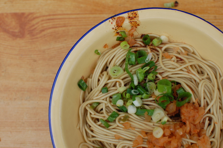 hot and dry noodles